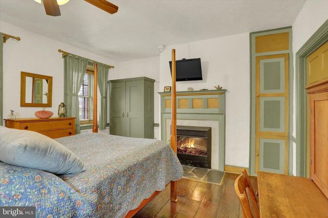 2600 S MARKET ST, Mechanicsburg, PA 17055