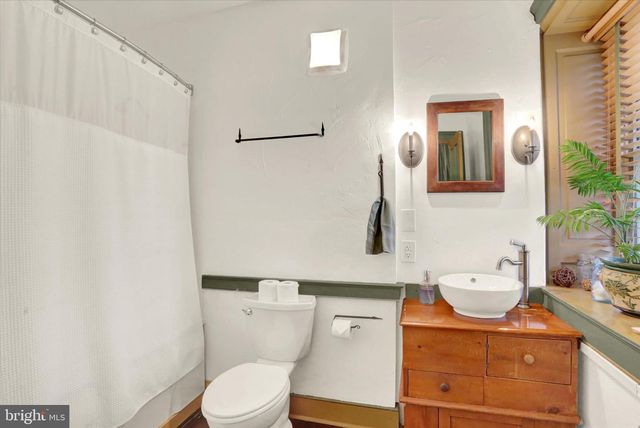 2600 S MARKET ST, Mechanicsburg, PA 17055