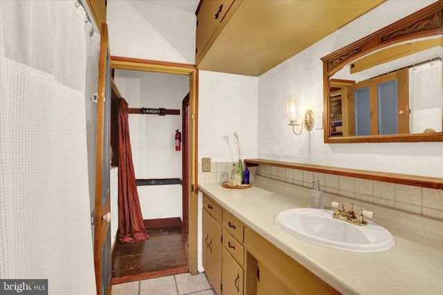 2600 S MARKET ST, Mechanicsburg, PA 17055