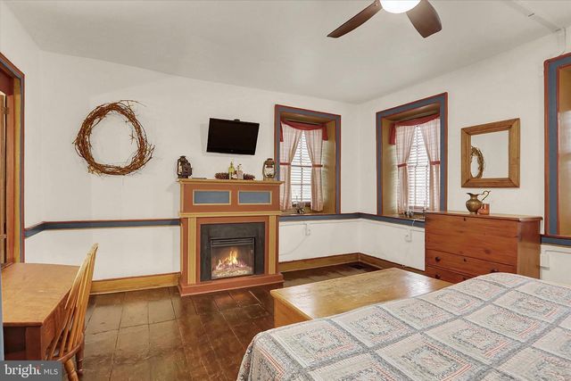 2600 S MARKET ST, Mechanicsburg, PA 17055