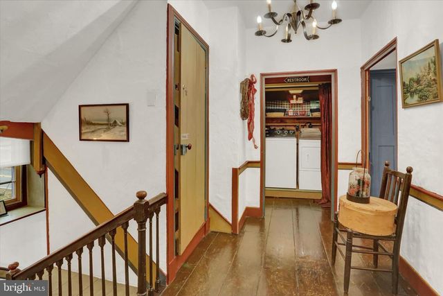 2600 S MARKET ST, Mechanicsburg, PA 17055