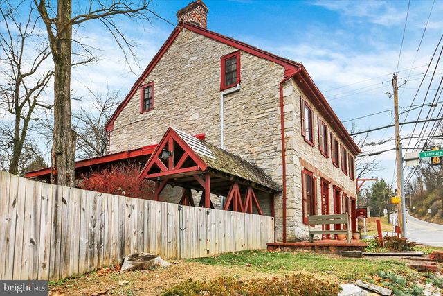 2600 S MARKET ST, Mechanicsburg, PA 17055