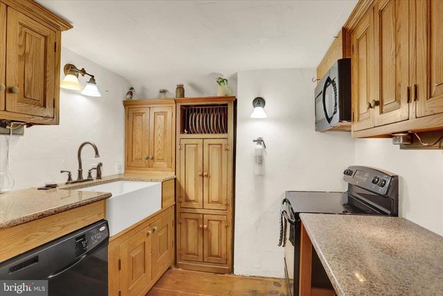 2600 S MARKET ST, Mechanicsburg, PA 17055