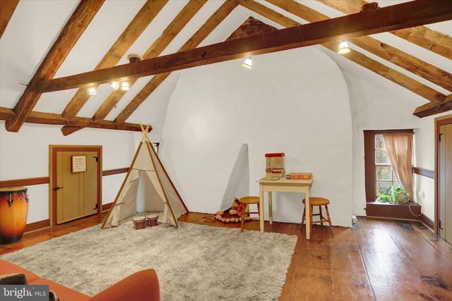 2600 S MARKET ST, Mechanicsburg, PA 17055