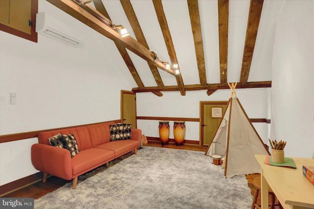 2600 S MARKET ST, Mechanicsburg, PA 17055