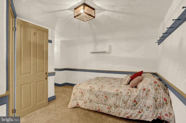 2600 S MARKET ST, Mechanicsburg, PA 17055