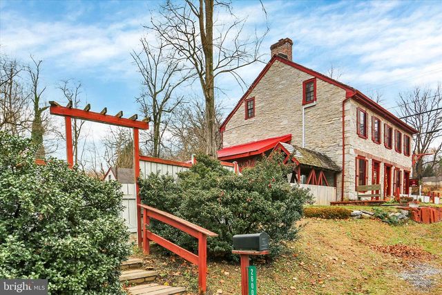 2600 S MARKET ST, Mechanicsburg, PA 17055