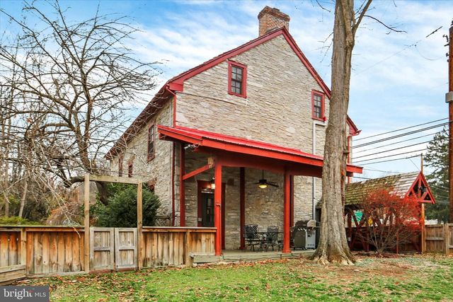 2600 S MARKET ST, Mechanicsburg, PA 17055