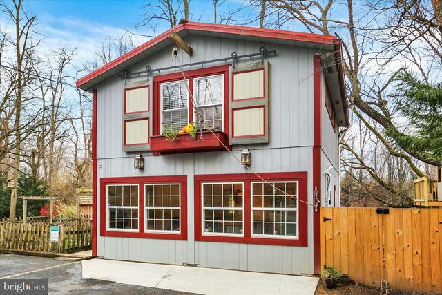 2600 S MARKET ST, Mechanicsburg, PA 17055