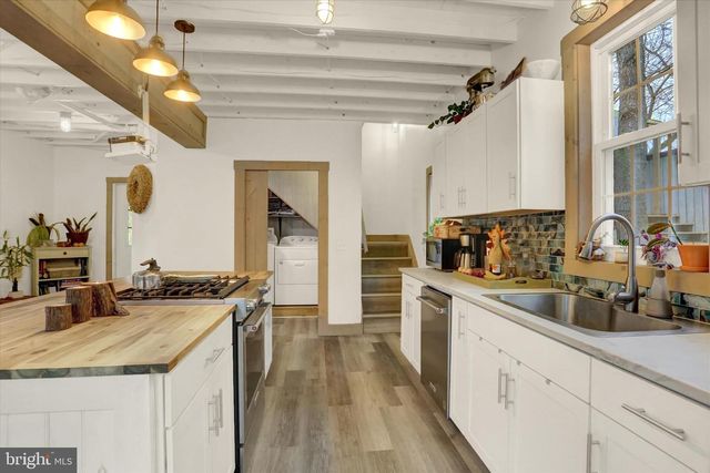 2600 S MARKET ST, Mechanicsburg, PA 17055