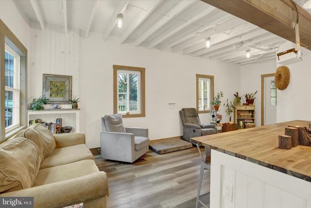 2600 S MARKET ST, Mechanicsburg, PA 17055