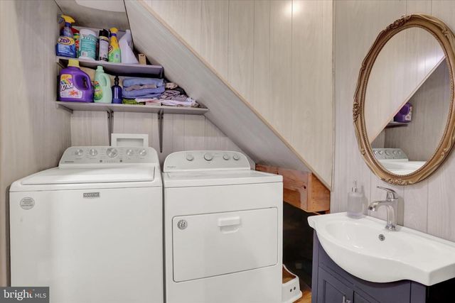 2600 S MARKET ST, Mechanicsburg, PA 17055