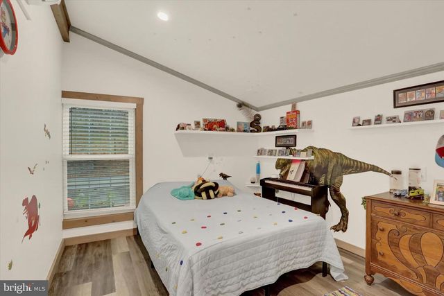 2600 S MARKET ST, Mechanicsburg, PA 17055