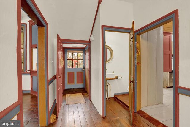 2600 S MARKET ST, Mechanicsburg, PA 17055