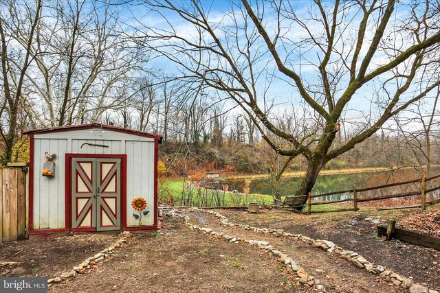 2600 S MARKET ST, Mechanicsburg, PA 17055