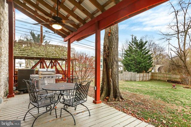 2600 S MARKET ST, Mechanicsburg, PA 17055