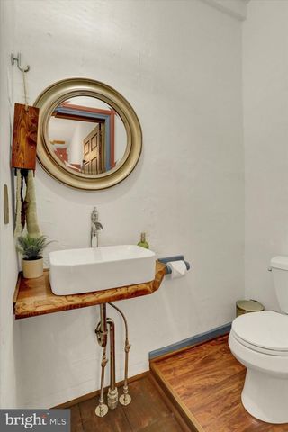 2600 S MARKET ST, Mechanicsburg, PA 17055