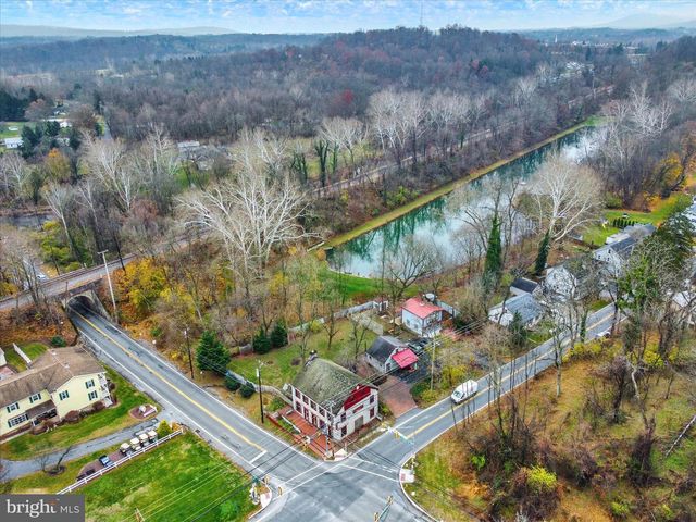 2600 S MARKET ST, Mechanicsburg, PA 17055