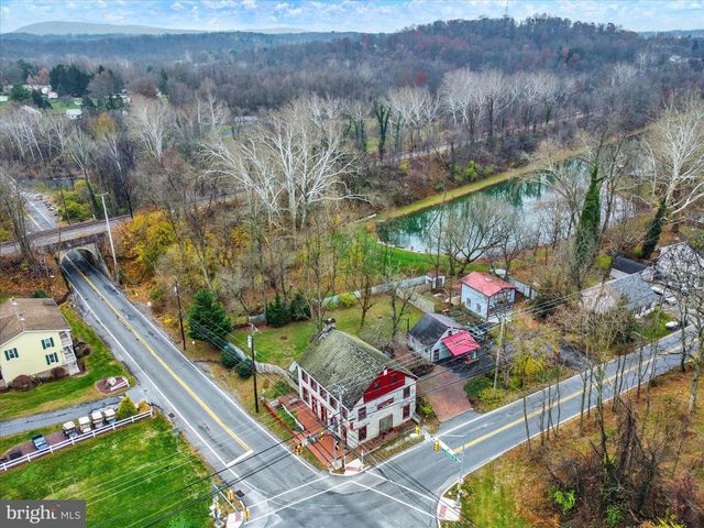 2600 S MARKET ST, Mechanicsburg, PA 17055