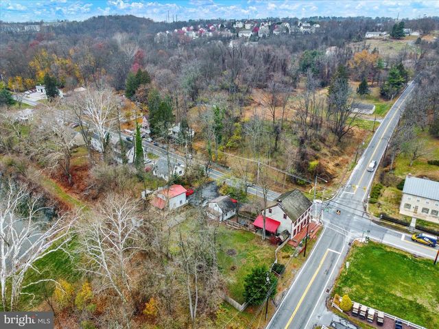 2600 S MARKET ST, Mechanicsburg, PA 17055