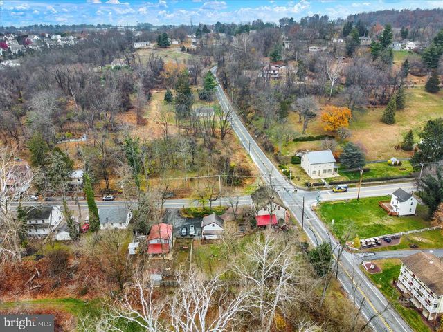 2600 S MARKET ST, Mechanicsburg, PA 17055