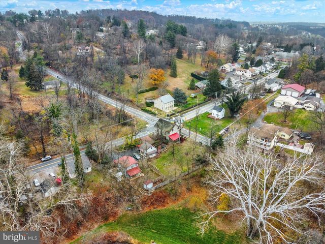 2600 S MARKET ST, Mechanicsburg, PA 17055