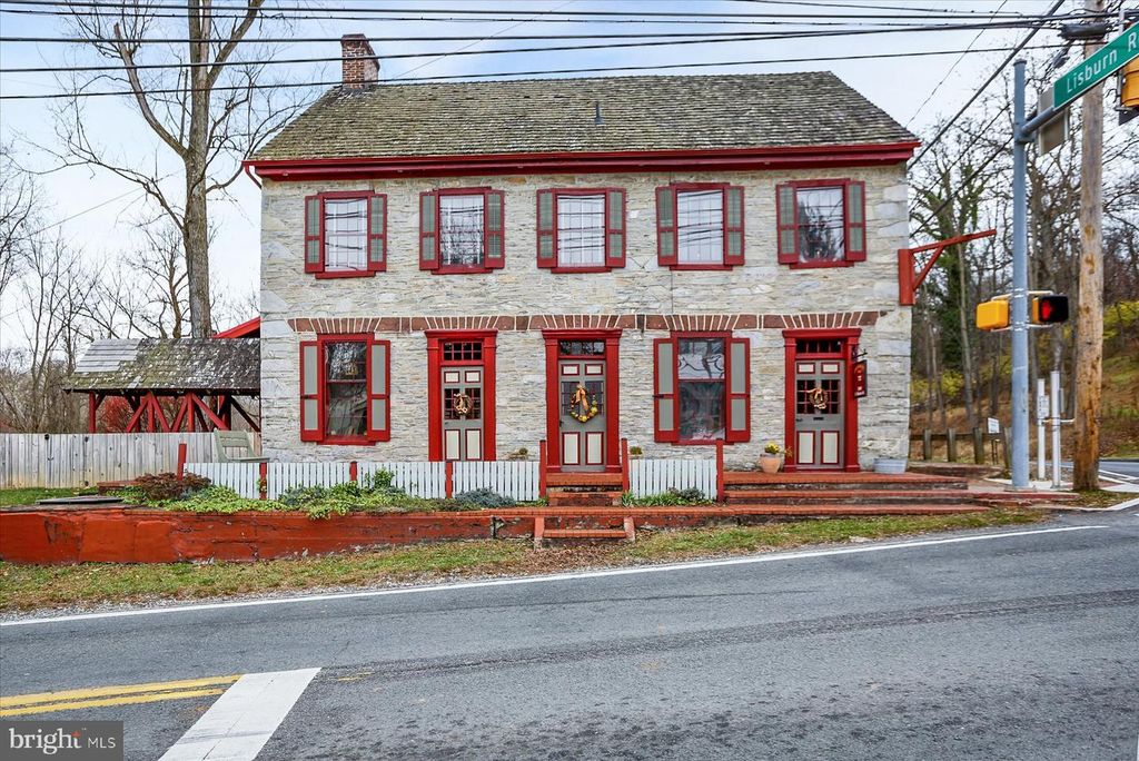 2600 S MARKET ST, Mechanicsburg, PA 17055