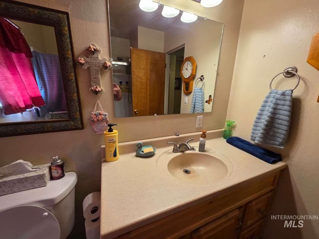 1225 Juniper St, Mountain Home, ID 83647