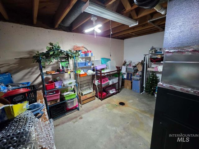 1225 Juniper St, Mountain Home, ID 83647