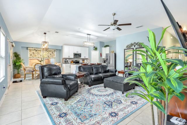 1144 AMBER LK, Seguin, TX 78155