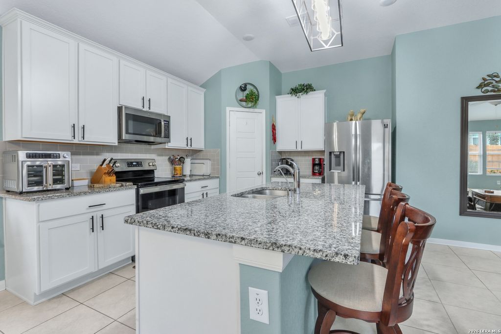 1144 AMBER LK, Seguin, TX 78155