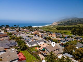 468 4th Street, Montara, CA 94037