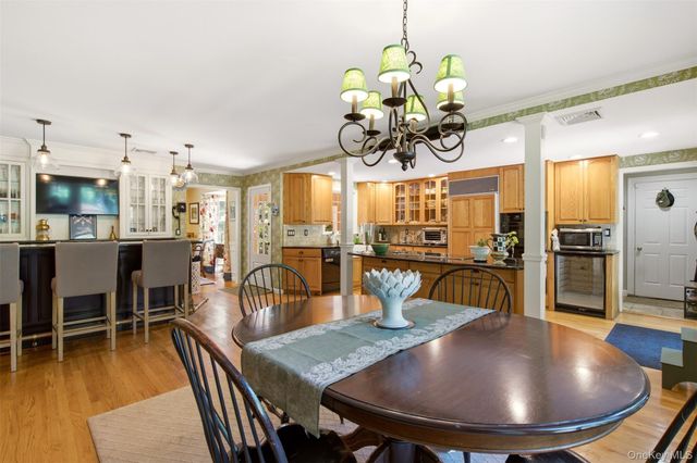 7 Private Road, Huntington, NY 11743