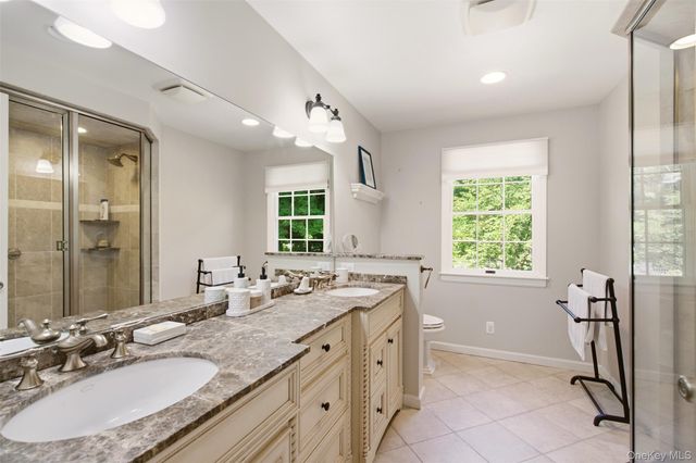 7 Private Road, Huntington, NY 11743