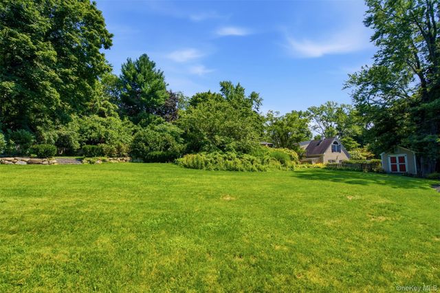 7 Private Road, Huntington, NY 11743