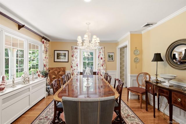 7 Private Road, Huntington, NY 11743