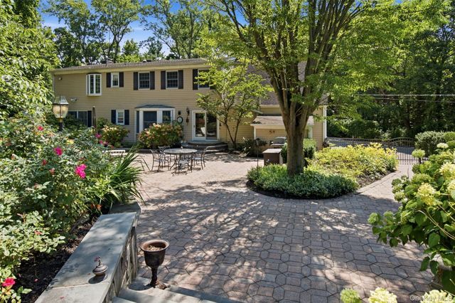 7 Private Road, Huntington, NY 11743