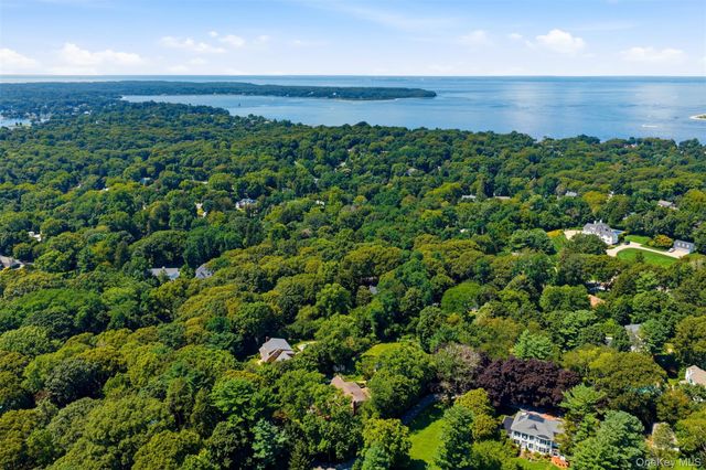 7 Private Road, Huntington, NY 11743