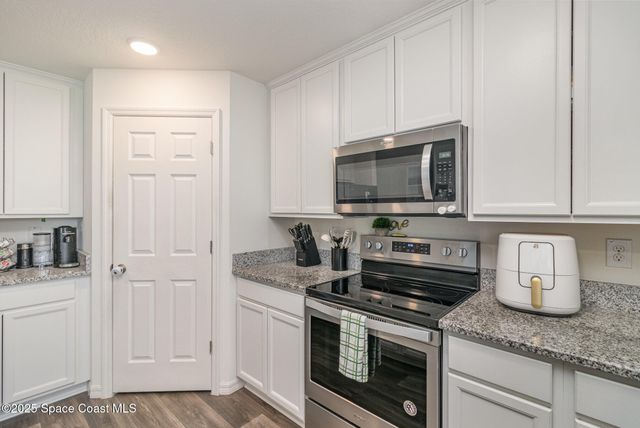 1043 Corbin Circle SW, Palm Bay, FL 32908