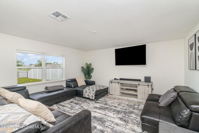 1043 Corbin Circle SW, Palm Bay, FL 32908