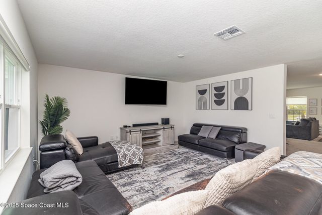 1043 Corbin Circle SW, Palm Bay, FL 32908