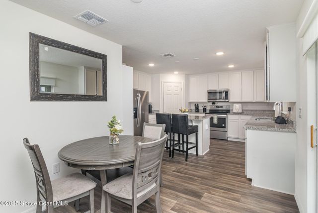 1043 Corbin Circle SW, Palm Bay, FL 32908