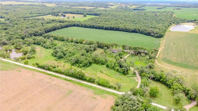 6301 E 285th Street, Freeman, MO 64746