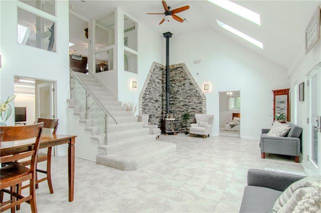6301 E 285th Street, Freeman, MO 64746