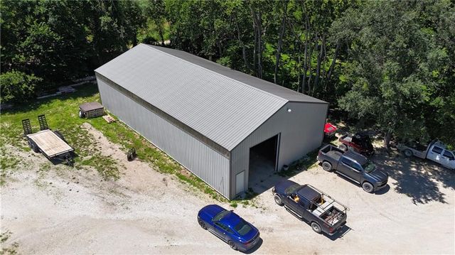 6301 E 285th Street, Freeman, MO 64746