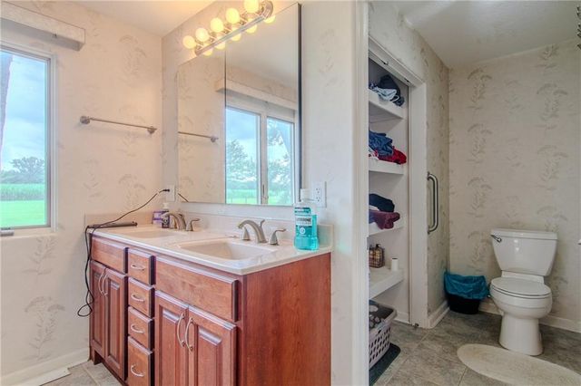 6301 E 285th Street, Freeman, MO 64746