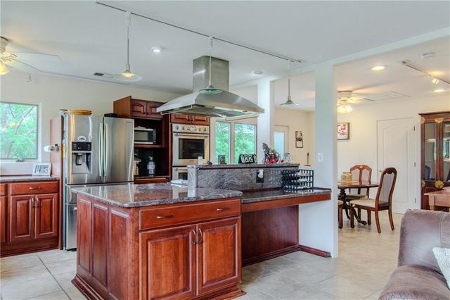 6301 E 285th Street, Freeman, MO 64746