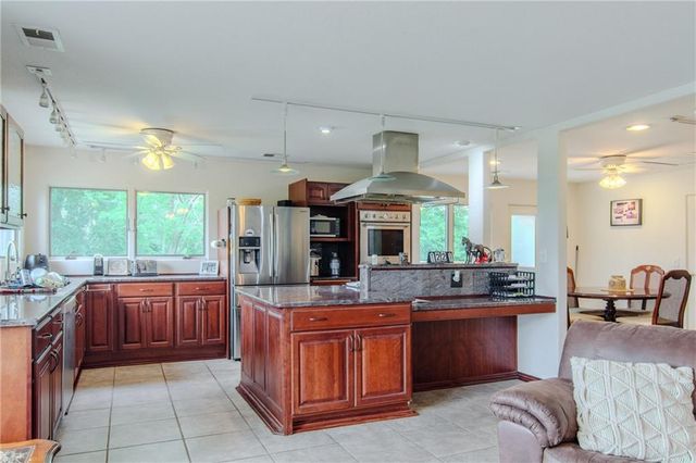 6301 E 285th Street, Freeman, MO 64746