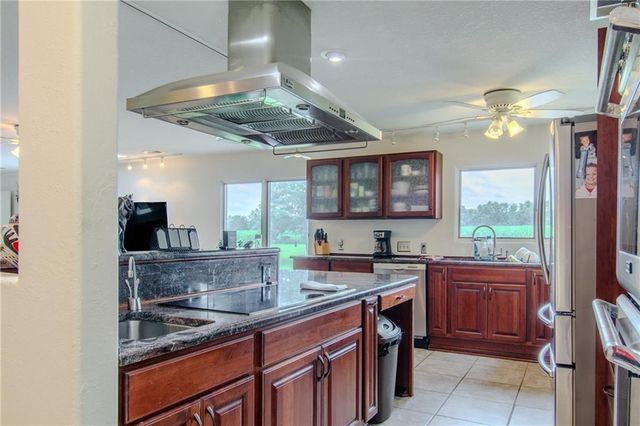 6301 E 285th Street, Freeman, MO 64746