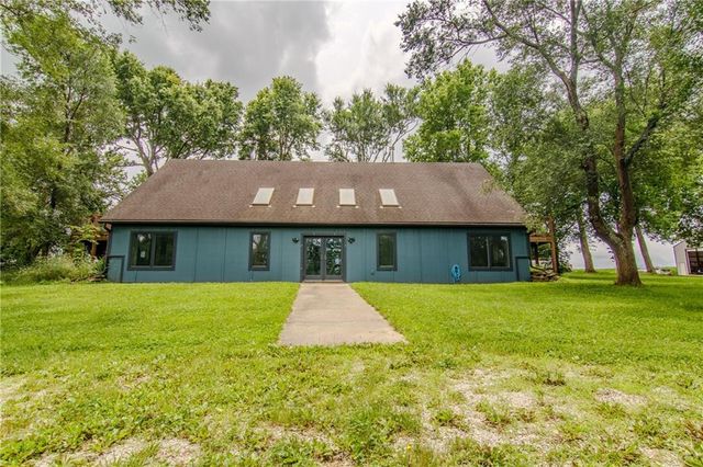 6301 E 285th Street, Freeman, MO 64746